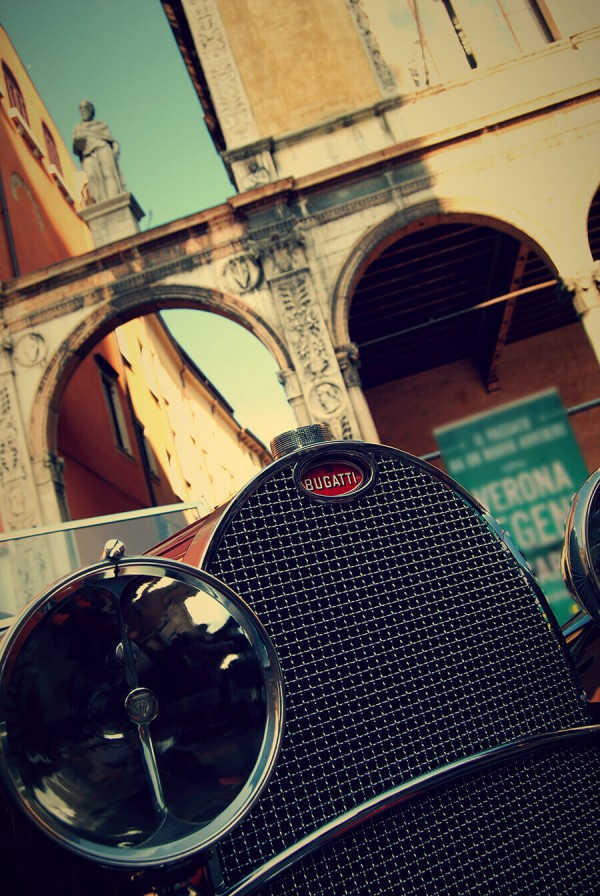 Bugatti in piazza